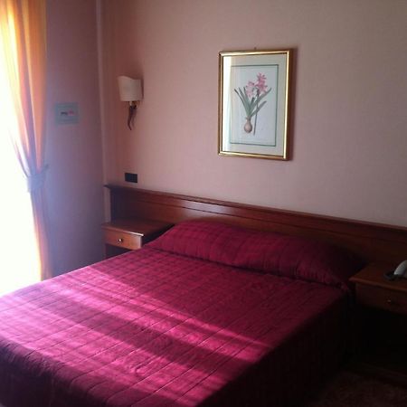Hotel Impero Brescia Chambre photo