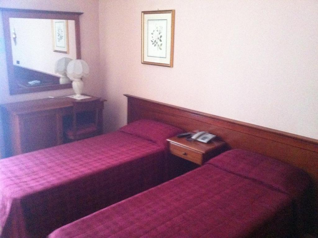 Hotel Impero Brescia Chambre photo